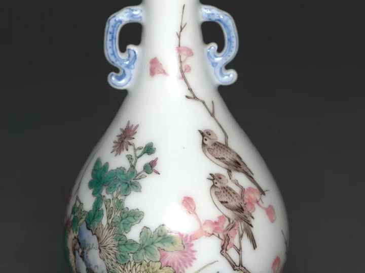 Chinesische Vase mit Vogel- und Chrysanthemendekor